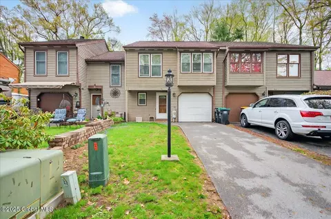 36 Brenden Ct, Clifton Park, NY 12065