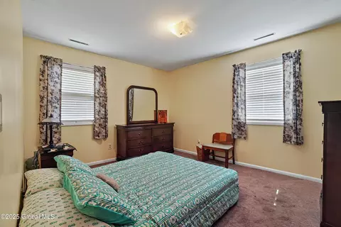 52 Starr Ave, Schenectady, NY 12304 photo 18