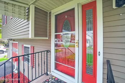 52 Starr Ave, Schenectady, NY 12304 photo 2