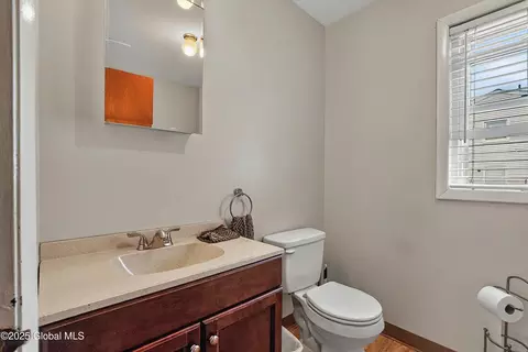 52 Starr Ave, Schenectady, NY 12304 photo 17