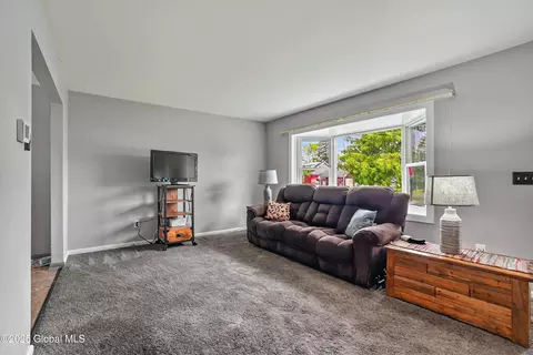 52 Starr Ave, Schenectady, NY 12304 photo 5