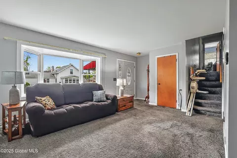 52 Starr Ave, Schenectady, NY 12304 photo 4