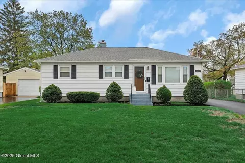 97 Mcnutt Ave, Albany, NY 12205