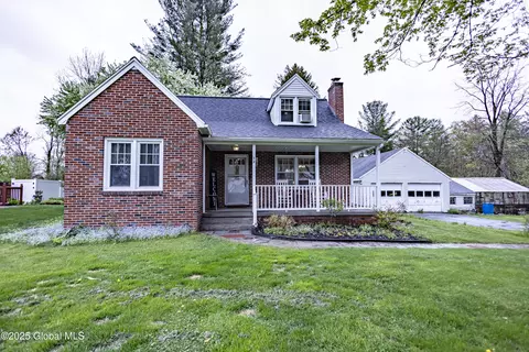 12 Onderdonk Rd, Glenville, NY 12302
