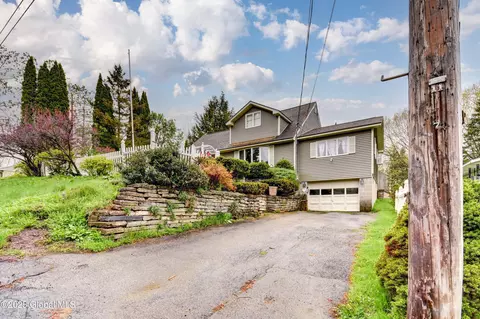 76 Walnut St, Gloversville, NY 12078