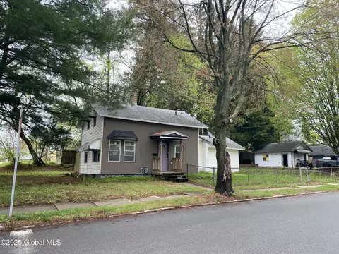 238 N Main St, Gloversville, NY 12078