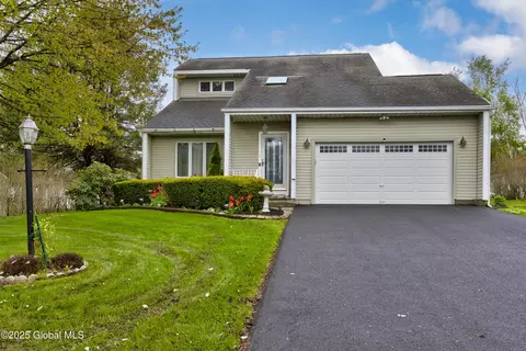 9 Morgan Way, Latham, NY 12110