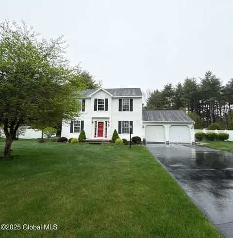9 Fawn Ln, Queensbury, NY 12804