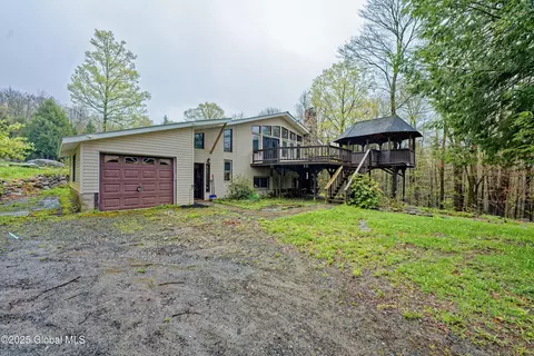 196 Lily Lake Rd, Gloversville, NY 12078