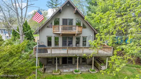 20 Zack Ln, Averill Park, NY 12018