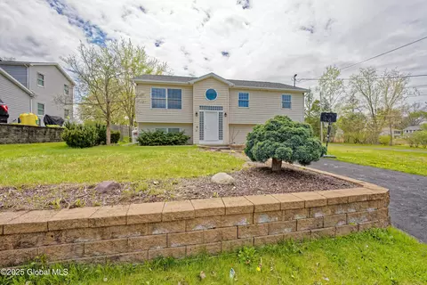 1 Castle Dr # C, Stillwater, NY 12170