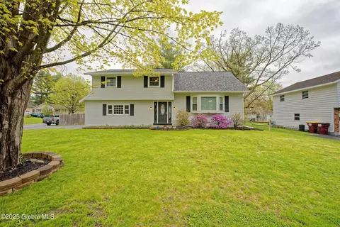 20 Limerick Ln, Ballston Spa, NY 12020