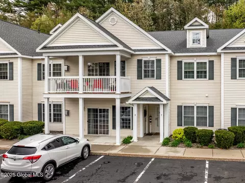14 Ellis Ave #7, Saratoga Springs, NY 12866