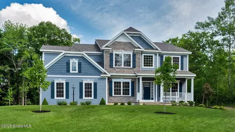8 Indigo Ct, Selkirk, NY 12158