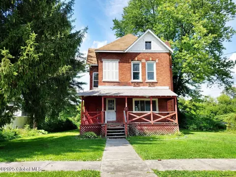 9 Lincoln St, Fort Plain, NY 13339