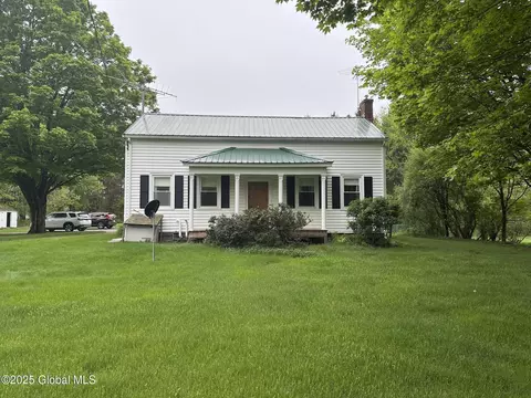 1004 Hatlee Rd, Ballston Lake, NY 12019