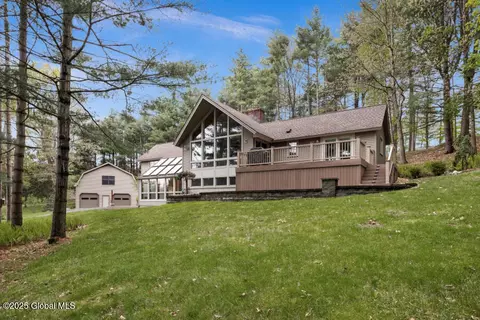 5870 Veeder Rd, Slingerlands, NY 12159
