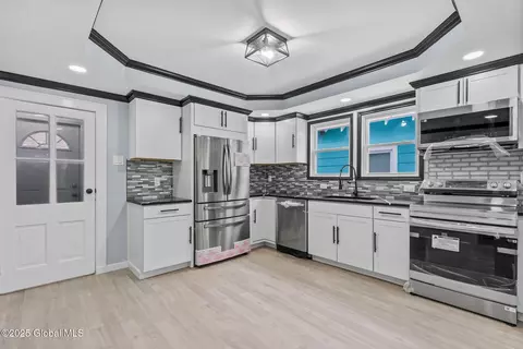 Entry Way - 1653 Broadway, Schenectady, NY 12306 photo 1 of 4