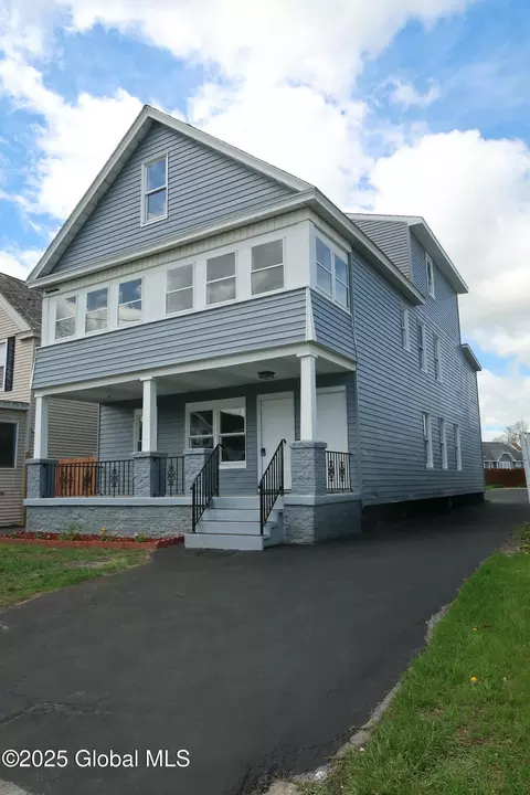 2217-2219 Guilderland Ave, Schenectady, NY 12306
