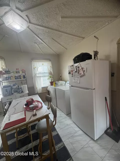 547 Summit Ave, Schenectady, NY 12307 photo 40