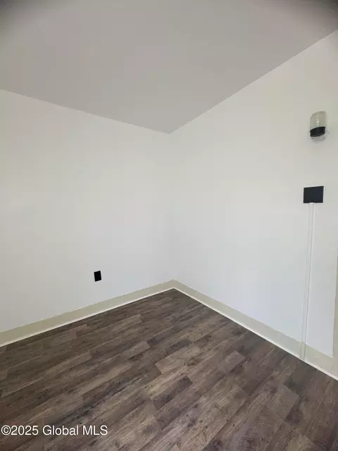 547 Summit Ave, Schenectady, NY 12307 photo 8