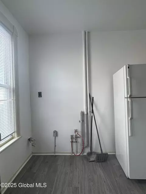 547 Summit Ave, Schenectady, NY 12307 photo 14