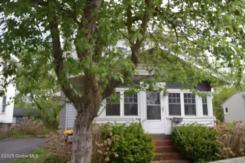 125 Hampton Ave, Rensselaer, NY 12144