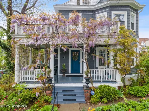 109 S Lake Ave, Albany, NY 12208