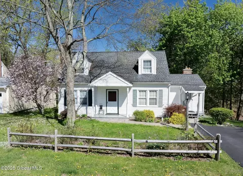 42 Brookman Ave, Delmar, NY 12054
