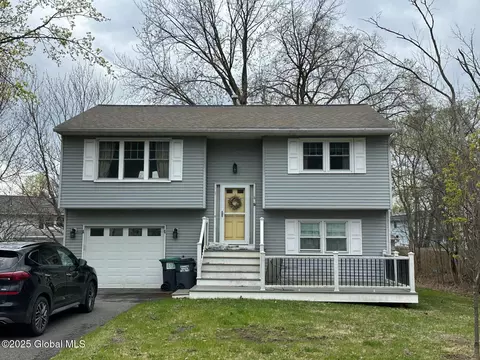 6 York Pl, Latham, NY 12110