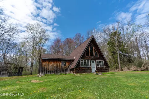 5365 Parkis Mills Rd, Galway, NY 12074