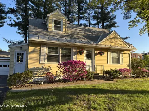 316 Kenwood Ave, Delmar, NY 12054
