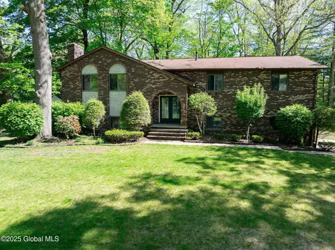 319 Wellington Rd, Delmar, NY 12054