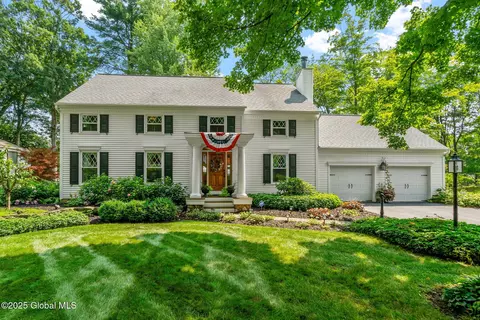 6 Longwood Dr, Saratoga Springs, NY 12866
