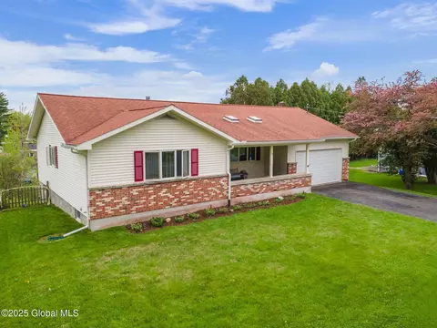 25 Northern Ter, Gloversville, NY 12078