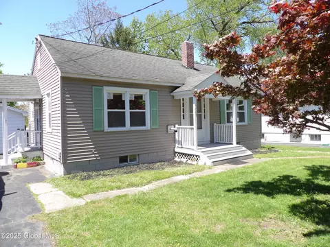 1005 9th Ave, Troy, NY 12182