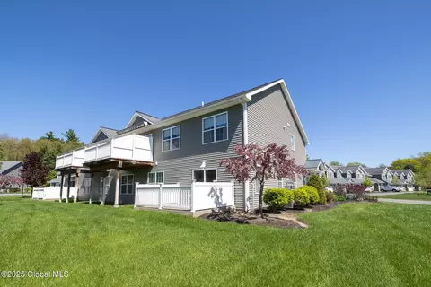 117 Paddock Cir, Schenectady, NY 12306 photo 30