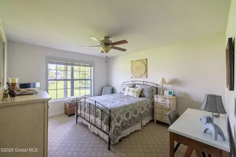 117 Paddock Cir, Schenectady, NY 12306 photo 24
