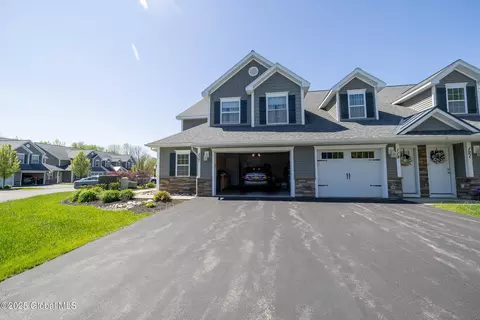 117 Paddock Cir, Schenectady, NY 12306