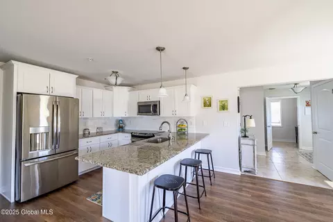 117 Paddock Cir, Schenectady, NY 12306 photo 7