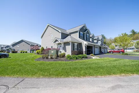 117 Paddock Cir, Schenectady, NY 12306 photo 34