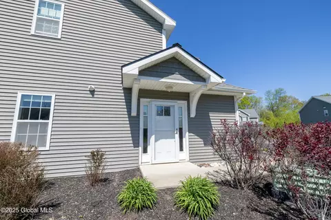 117 Paddock Cir, Schenectady, NY 12306 photo 31