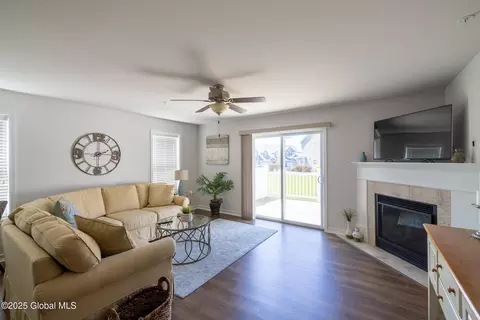 117 Paddock Cir, Schenectady, NY 12306 photo 10