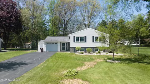 14 Carr Rd, Saratoga Springs, NY 12866