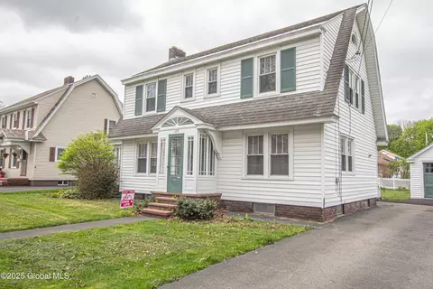 125 5th Ave, Gloversville, NY 12078
