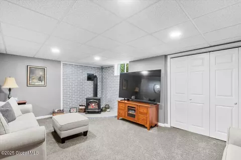 1049 Eugene Dr, Schenectady, NY 12303 photo 24