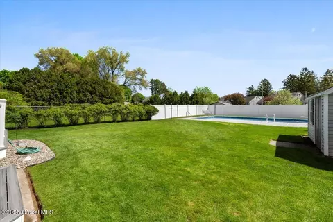 1049 Eugene Dr, Schenectady, NY 12303 photo 28