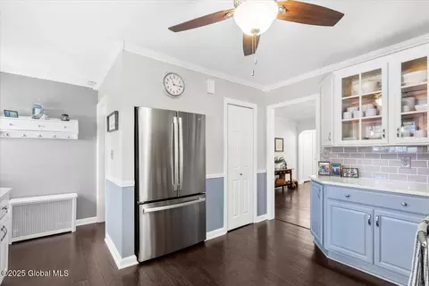 1049 Eugene Dr, Schenectady, NY 12303 photo 8