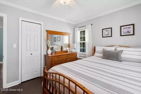 1049 Eugene Dr, Schenectady, NY 12303 photo 18
