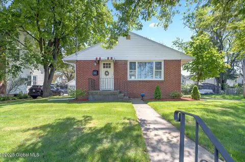 42 Glendale Ave, Albany, NY 12208